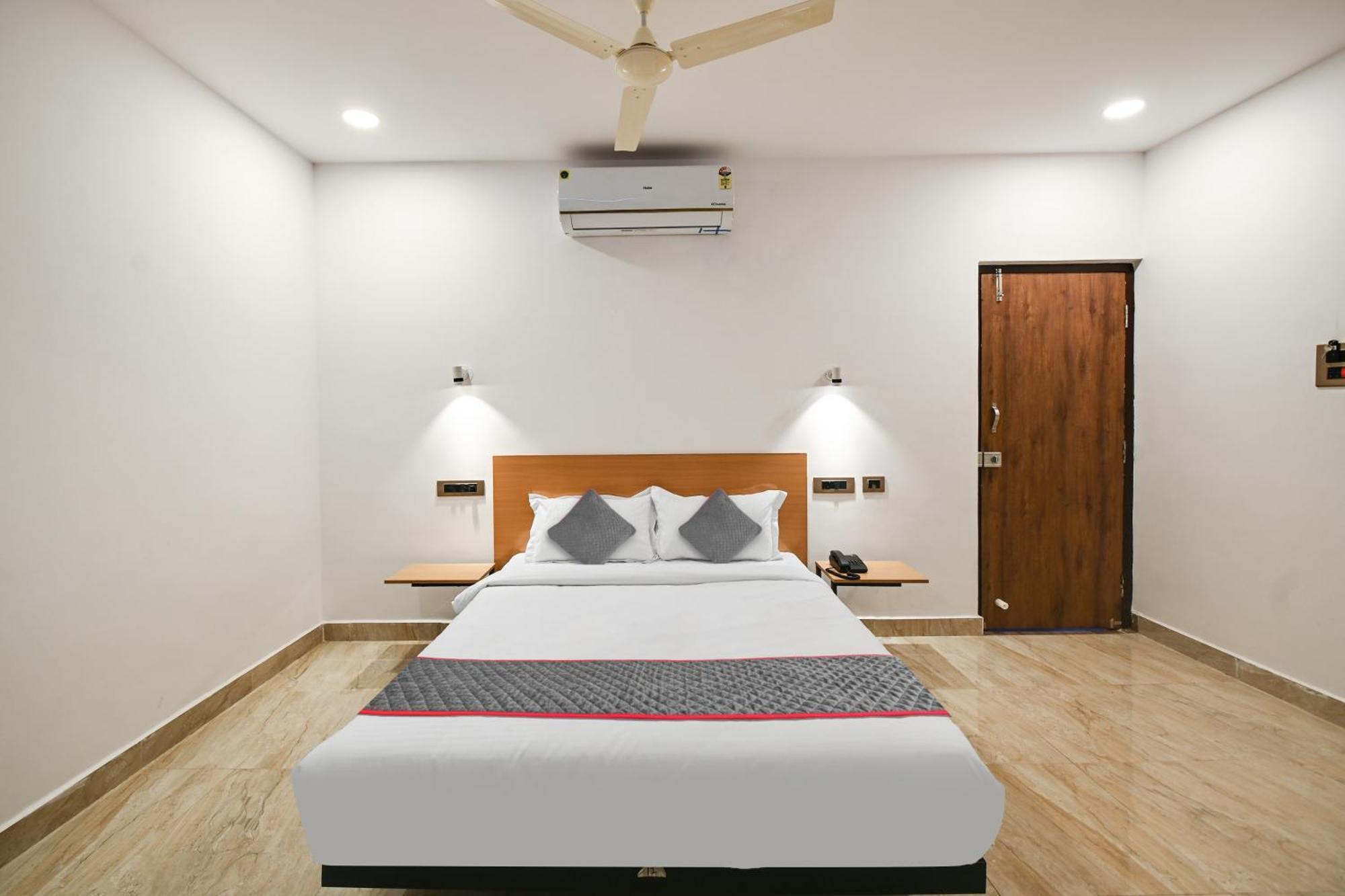 Super Townhouse De Alphabet Karmanghat Hyderabad Eksteriør bilde