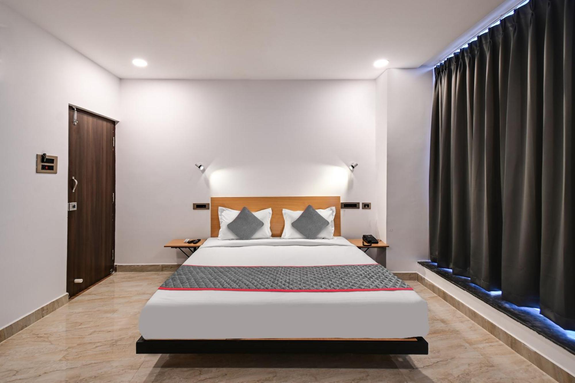 Super Townhouse De Alphabet Karmanghat Hyderabad Eksteriør bilde