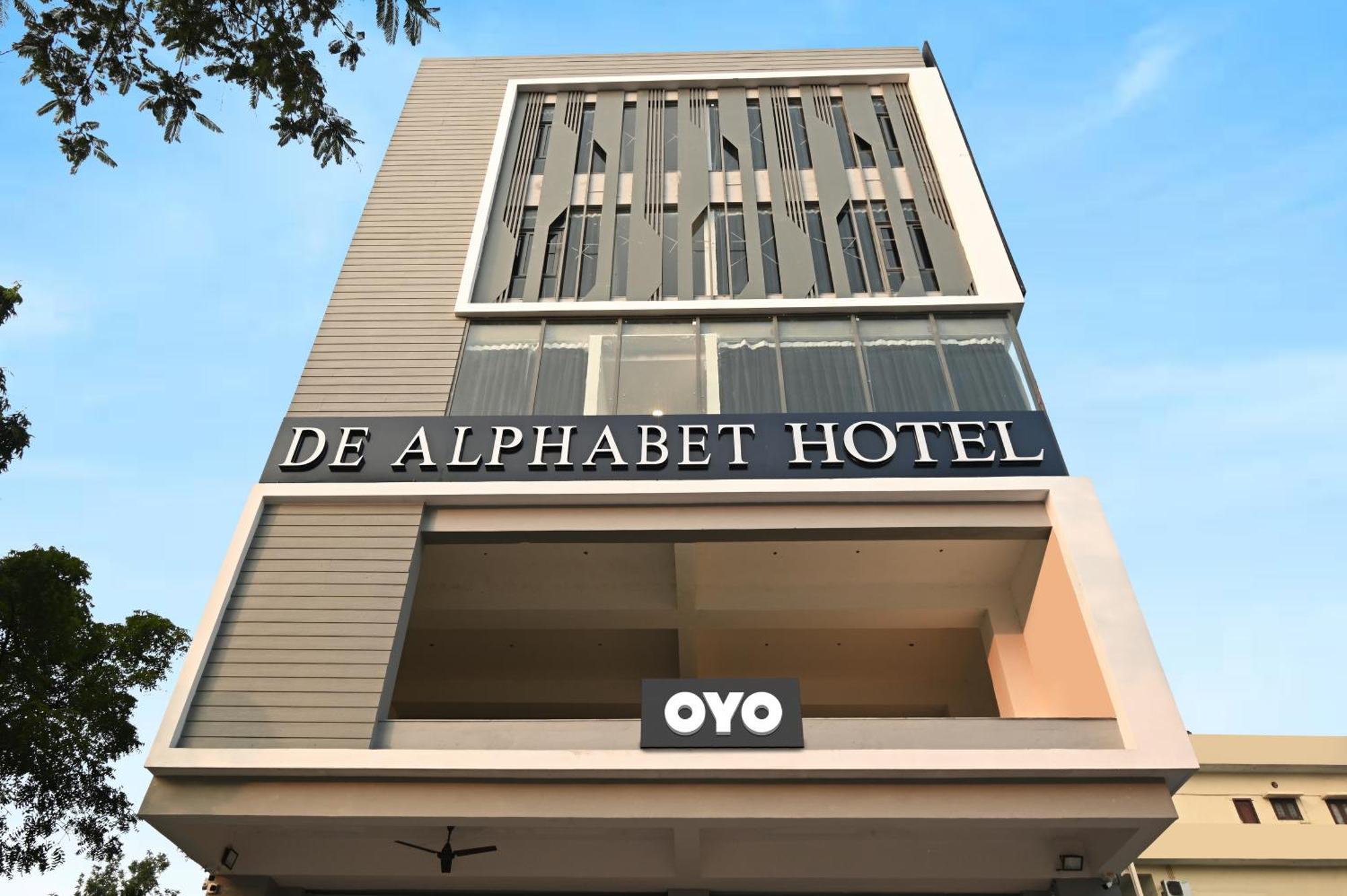 Super Townhouse De Alphabet Karmanghat Hyderabad Eksteriør bilde
